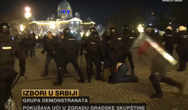 Napad na ekipu Al Jazeera-e i Bete (foto: snimak ekrana Youtube Al Jazeera)