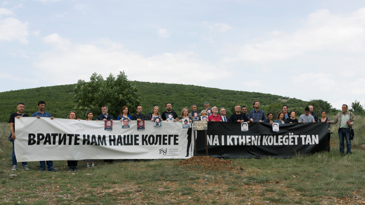 May 15, 2018 - Journalists place a plaque for the seventh time at the place where Ranko Perenić and Đuro Slavuj were last seen (photo: Vladislav Ćup)