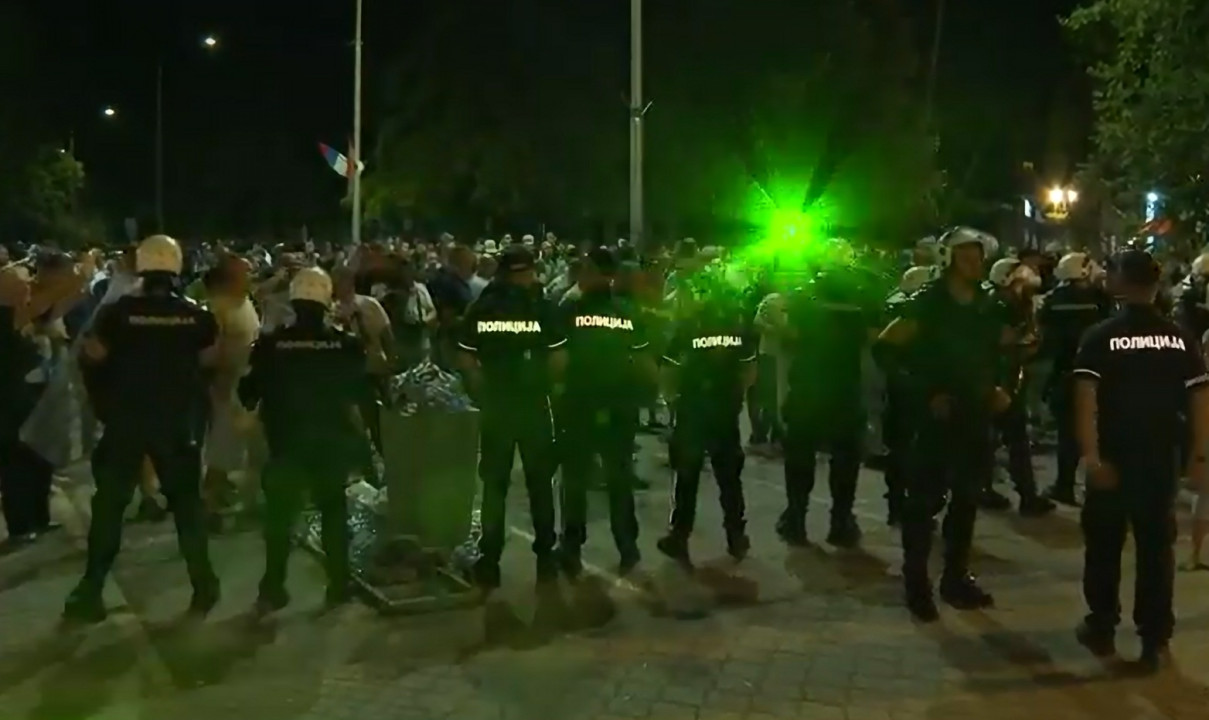 Napad laserom na snimatelja N1 u Vrbasu (foto: snimak ekrana N1)