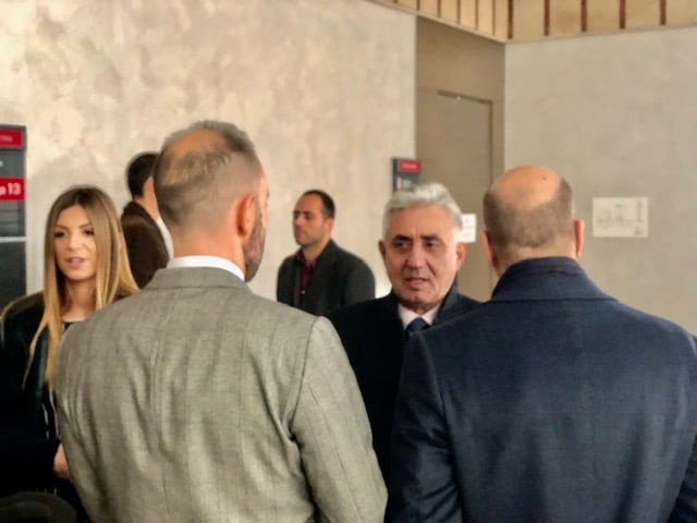 Pravosnažno osuđeni Simonović sa advokatima (foto: Javni servis)